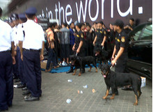 Police dispatched for crowd control at the Blackberry Bold 9790 Launch event.